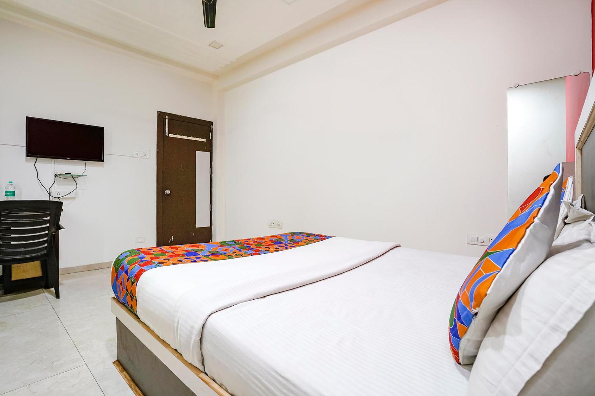 Fabexpress Sai Lodging - Nashik Railway Station Deolali Екстер'єр фото